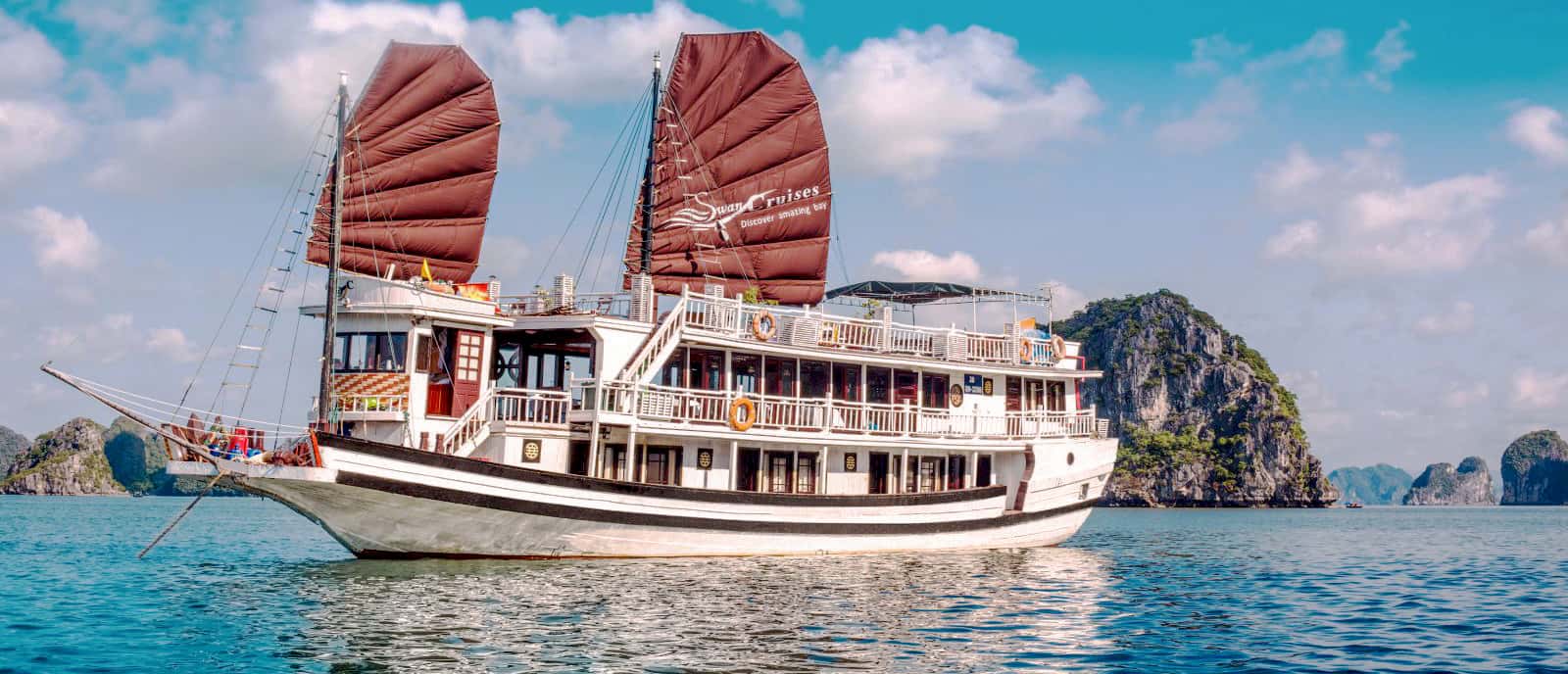 3 Biggest & Most Common Halong Cruise Scams to Avoid