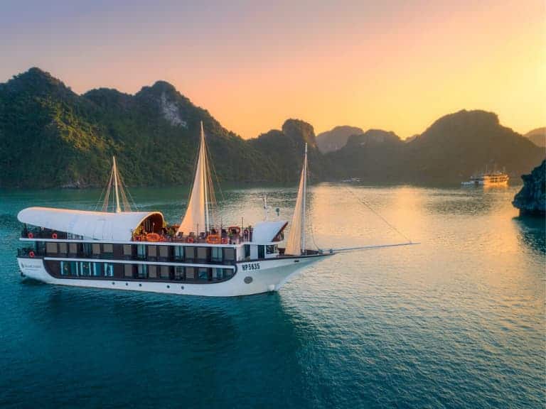 Sena Cruises: Traditional and Cozy Boutique Ship in Halong Bay