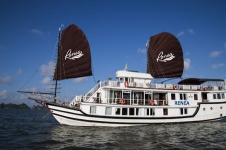 Renea Cruises Halong Bay: 4-star Ship in Traditional Style