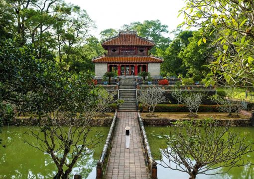 Tomb of Minh Mang with Its Artistic Ideological Values