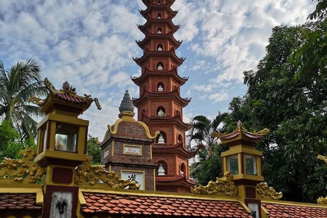 1. Tran Quoc Pagoda, Hanoi